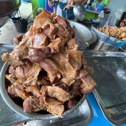 กระเพราหมูตุ๋น