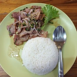 ข้าวลาบเบค่อน