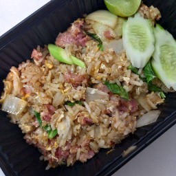 ข้าวผัดแหนม