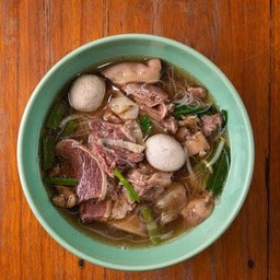 เส้นหมี่ พิเศษ