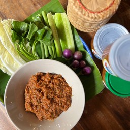 แจ่วบอง (น้ำพริกปลาร้าสับ)