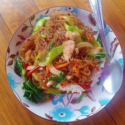 วุ้นเส้นผัดขี้เมาราดข้าวหมึกกุ้ง