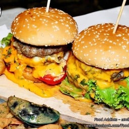 เบอร์เกอร์หมูชีส