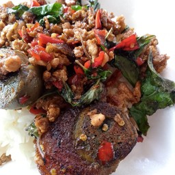 ข้าวกระเพราหมูสับไข่เยี่ยวม้า