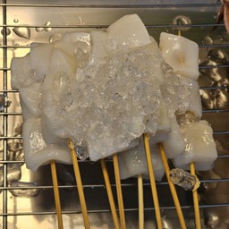 หามค่ำหมึกย่าง น้ำจิ้มซีฟู๊ดมะนาวแท้รสเด็ด