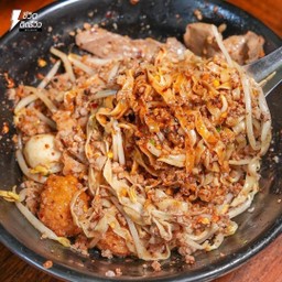 ก๋วยเตี๋ยวแห้งยำ