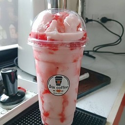 นมหมีสตอเบอรี่ปั่น