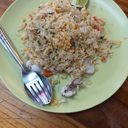 ข้าวผัด(เลือกเนื้อสัตว์ทอด)