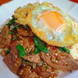 ข้าวกระเพราตับ