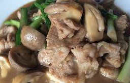 หมูผัดน้ำมันหอย