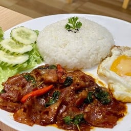 ข้าวกระเพราเบคอน