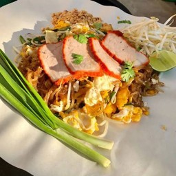 ผัดไทยสุโขทัย(หมูแดง)