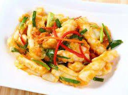 ปลาหมึกผัดไข่เค็ม