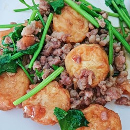 เต้าหู้ผัดขึ้นฉ่าย (กับข้าว)