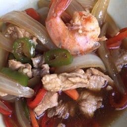 ผัดไทครูอวยพร พรุสมภาร