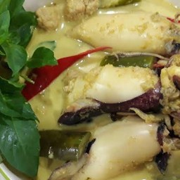 แกงเขียวหวานปลาหมึก