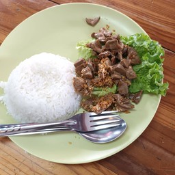 ข้าวตับหมูกระเทียม
