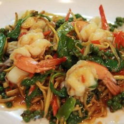 ผัดฉ่ากุ้งราดข้าว