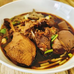 หมูกรอบหลังสวน ซอยบ้านสวน22