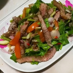 ยำเนื้อ