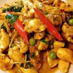 ผัดฉ่าไก่ราดข้าว