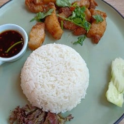 ข้าวหน้าสามชั้นทอดเกลือ