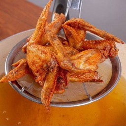 ปีกไก่ทอดน้ำปลา