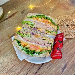 แซนด์วิช : ทูน่า-แฮม-ชีส