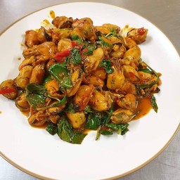 หอยแมลงภู่ผัดพริกเผา(ราดข้าว)