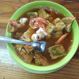 แกงส้มชะอมทอดกุ้งสด