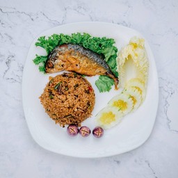 ข้าวผัดน้ำพริกปลาทู