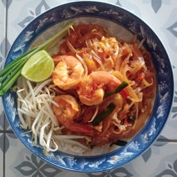 เจี๊ยบผัดไทยกุ้งฉ่ำ หอยทอดโบราณกะทู้