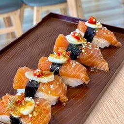 ซูชิแซลมอนดองซีอิ้ว