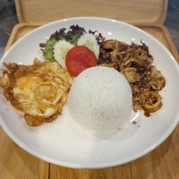ข้าวหมึกกระเทียมไข่เป็ดกรอบ