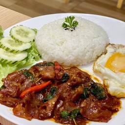 ข้าวกระเพราเบคอน