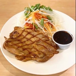 ไก่ย่าง+ส้มตำ+น้ำจิ้มแจ่ว