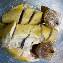 ไก่ต้มครึ่งตัว