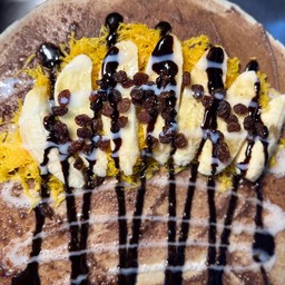 นูเทลล่า+ฝอยทอง+กล้วยหอม+ลูกเกด