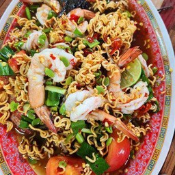 ตำมาม่ากรอบกุ้งสะดุ้ง