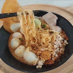 เจ๊รักษ์ ก๋วยเตี๋ยวเย็นตาโฟ ต้มยำ