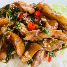 ข้าวกระเพราขาหมู