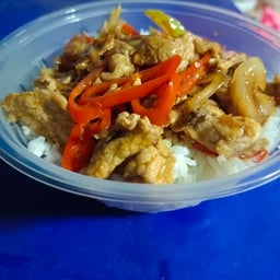 ข้าวผัดพริกอ่อนหมูชิ้น