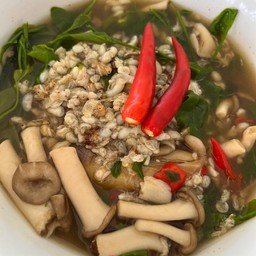 แกงไข่มดแดงใส่ผักหวาน