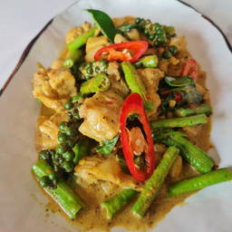 ผัดพริกแกงหมู