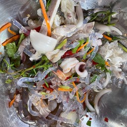 ยำเส้นแก้วรวมมิตร