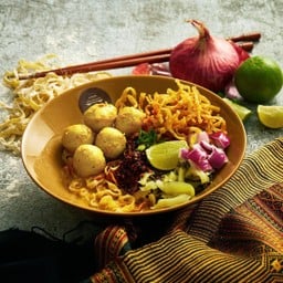 ข้าวซอยลูกชิ้น