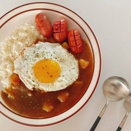ข้าวเเกงกระหรี่ญี่ปุ่น ค็อกเทลไข่ดาว