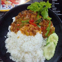 ข้าวเครืองแกงปลากระป๋อง