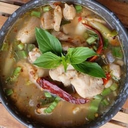 ต้มแซ่ป ไก่ (เนื้อสะโพก)ฟรีข้าวสวย1ถุง