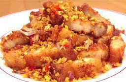 หมูกรอบทอดกระเทียม